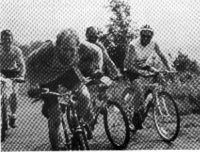Ahead of the field! Don, Nev, Pet & Guy take a break